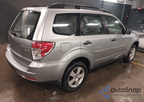2010 Subaru Forester 2.5X z USA, uszkodzony, nr VIN JF2SH6BC1AH768375